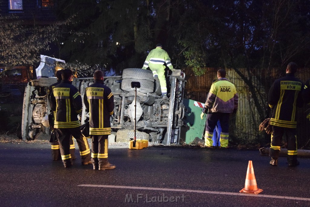 Container LKW umgestuerzt Koeln Brueck Bruecker- Dellbruecker Mauspfad P094.JPG - Miklos Laubert